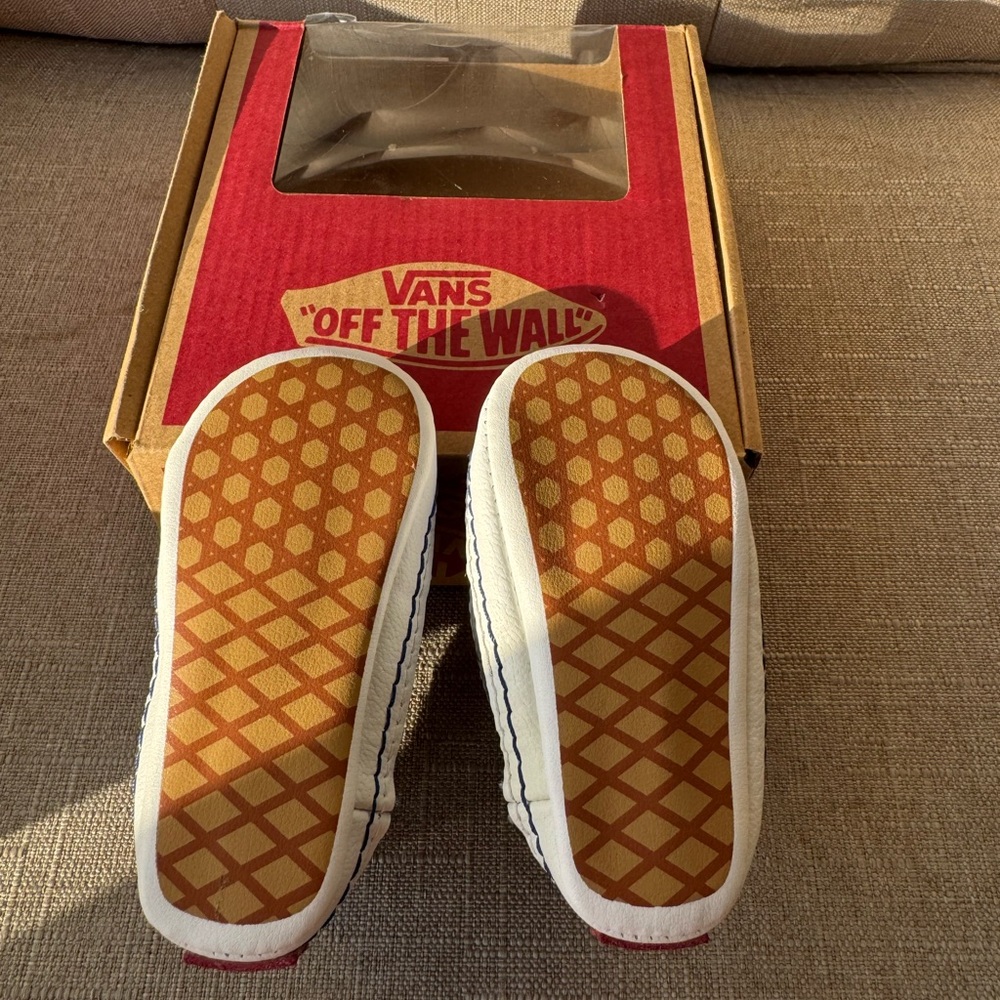 Vans Infant Sk8-Hi Crib Color Block Blue and Red High-Top Shoes size 2 - Picture 2 of 8